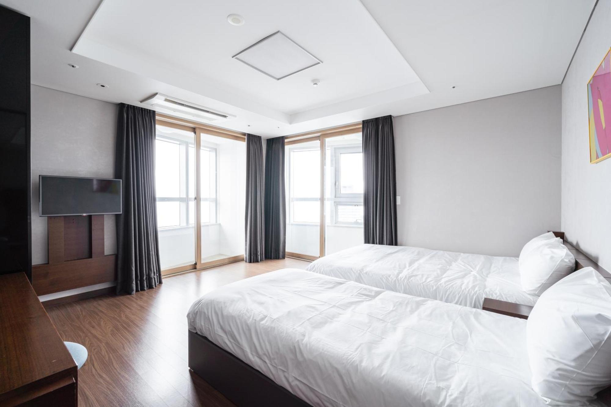 Urbanstay Haeundae Station Pusan Zewnętrze zdjęcie