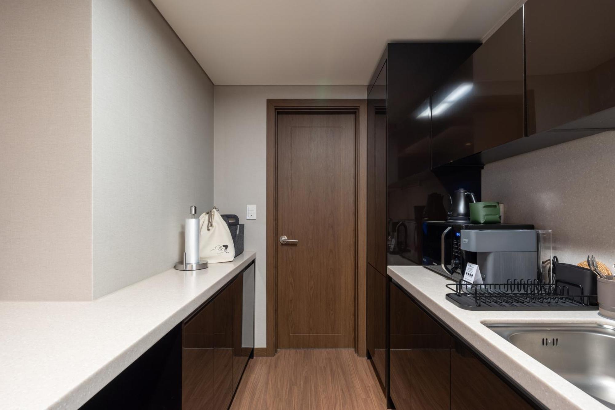 Urbanstay Haeundae Station Pusan Zewnętrze zdjęcie