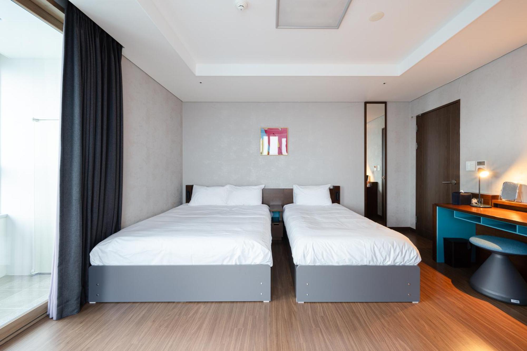 Urbanstay Haeundae Station Pusan Zewnętrze zdjęcie
