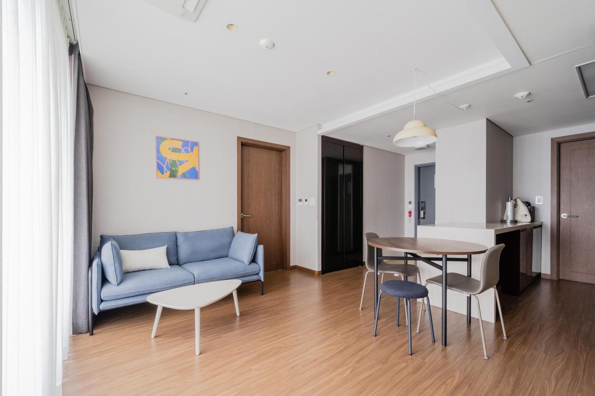 Urbanstay Haeundae Station Pusan Zewnętrze zdjęcie