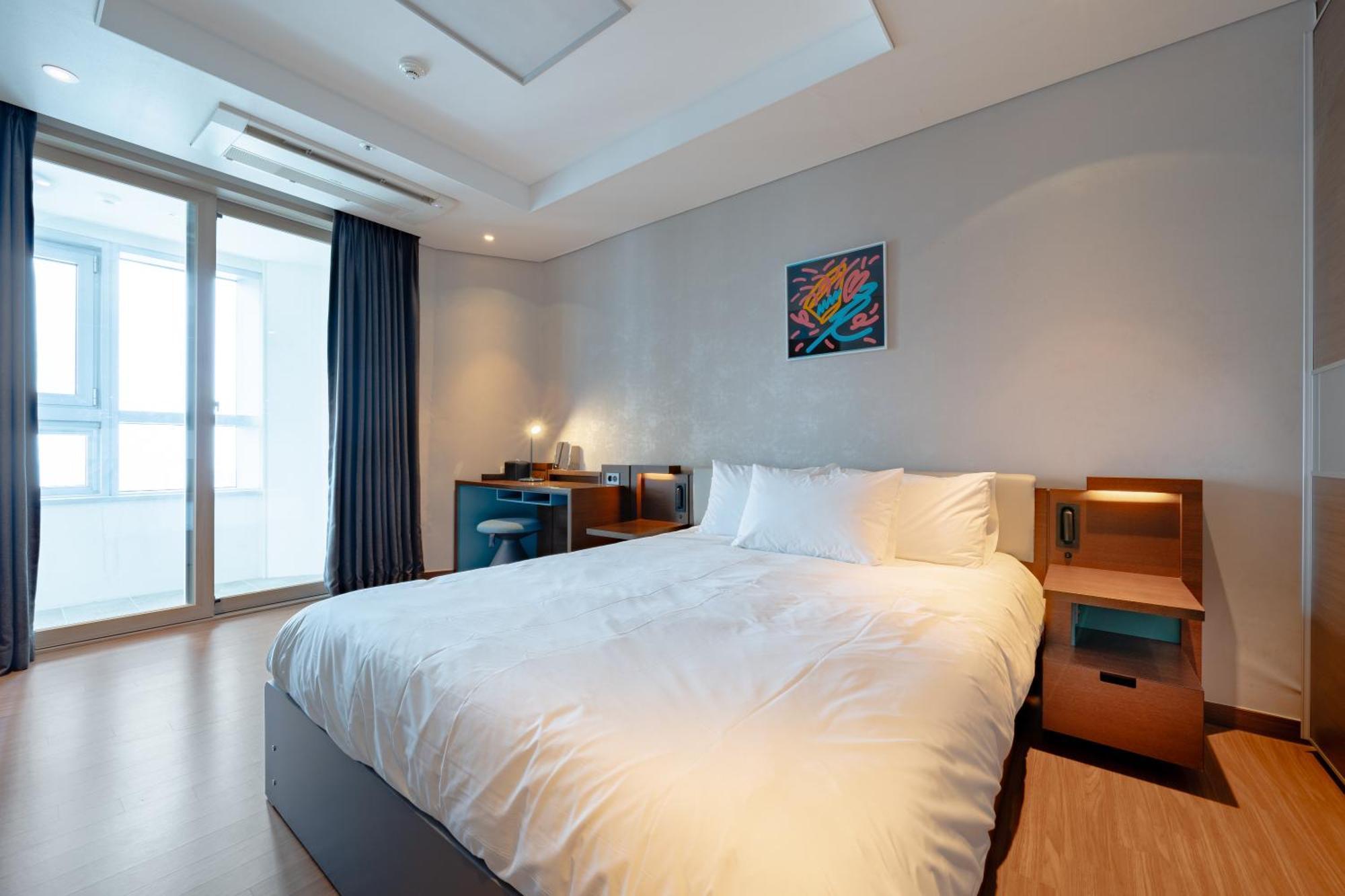 Urbanstay Haeundae Station Pusan Zewnętrze zdjęcie