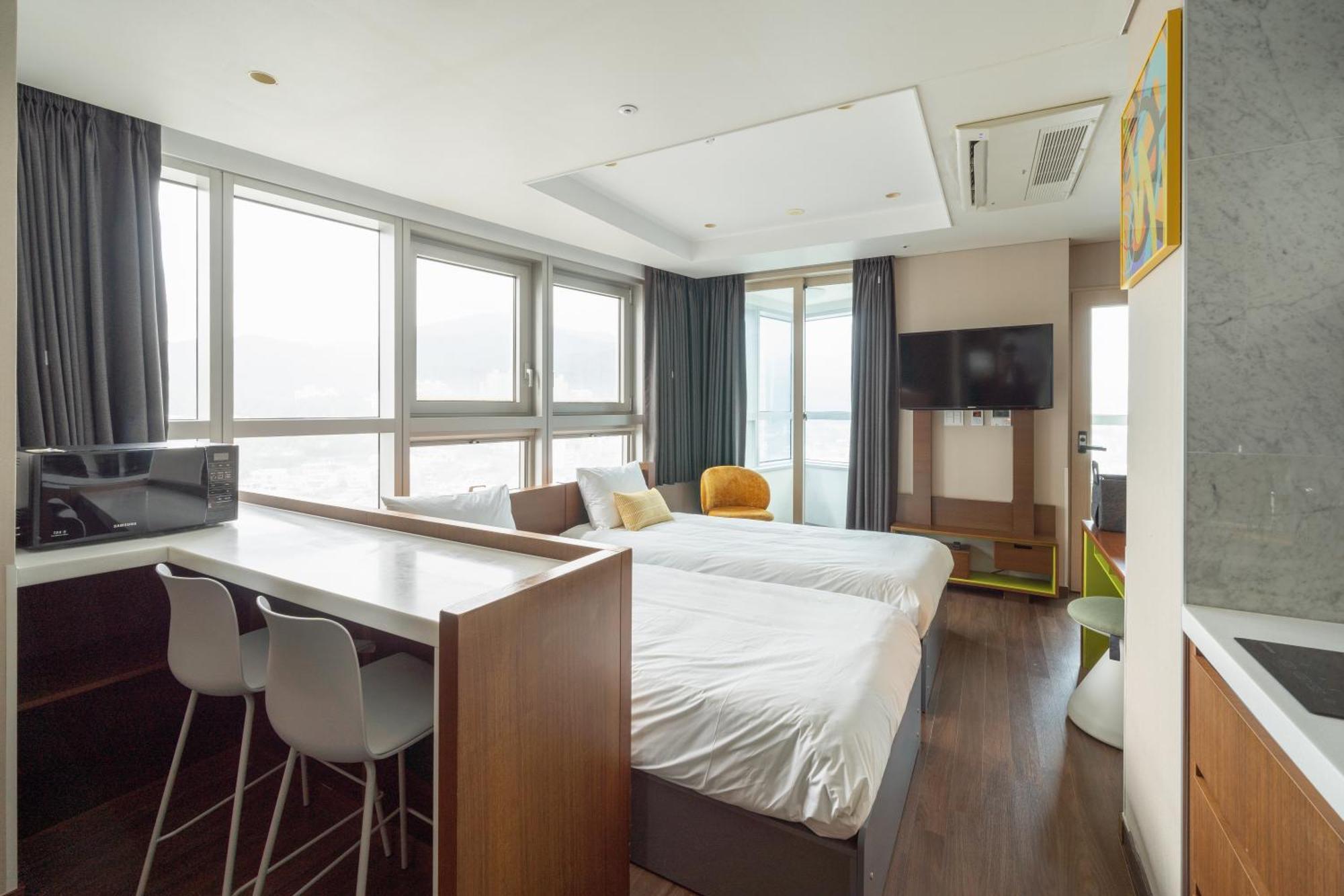Urbanstay Haeundae Station Pusan Zewnętrze zdjęcie