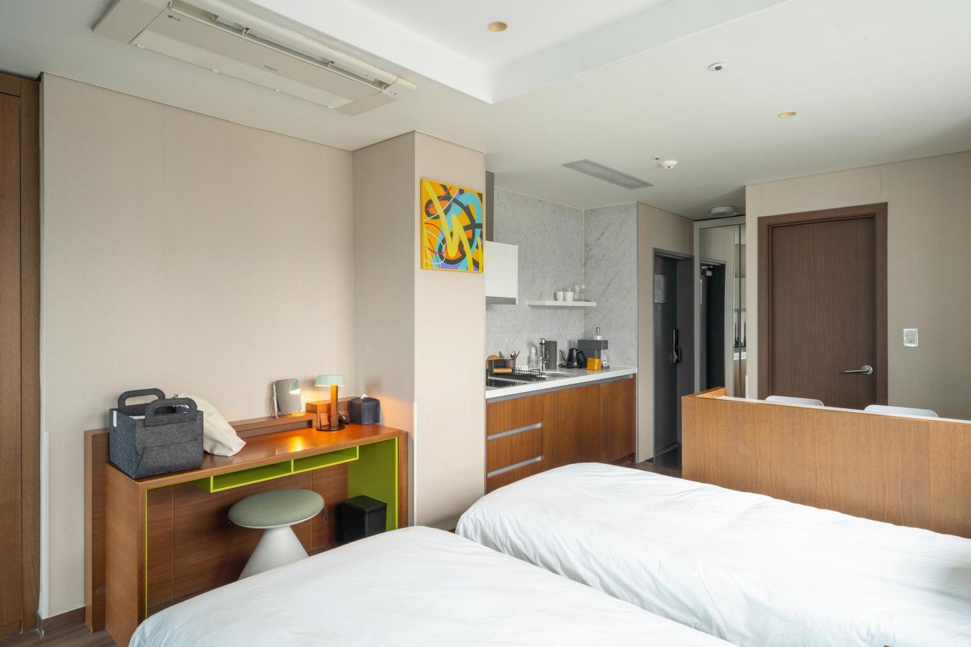 Urbanstay Haeundae Station Pusan Zewnętrze zdjęcie