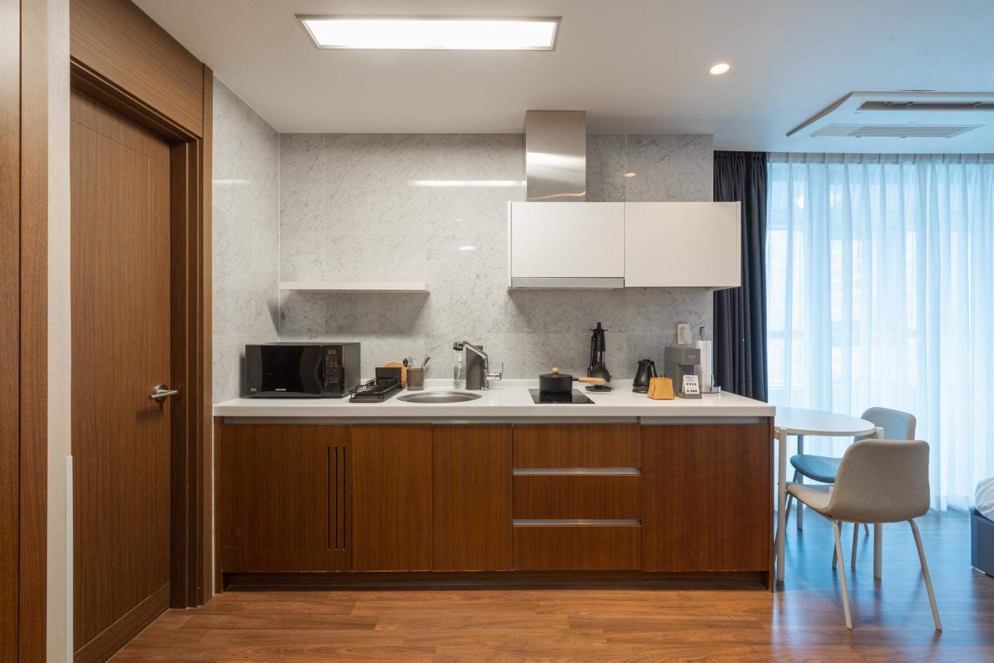 Urbanstay Haeundae Station Pusan Zewnętrze zdjęcie