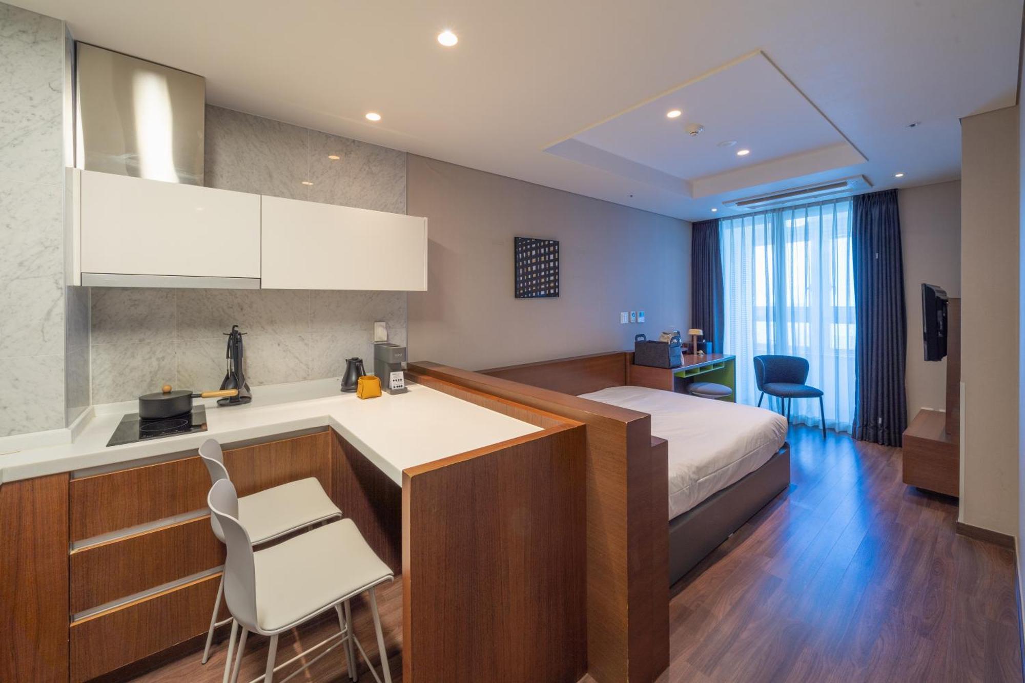 Urbanstay Haeundae Station Pusan Zewnętrze zdjęcie