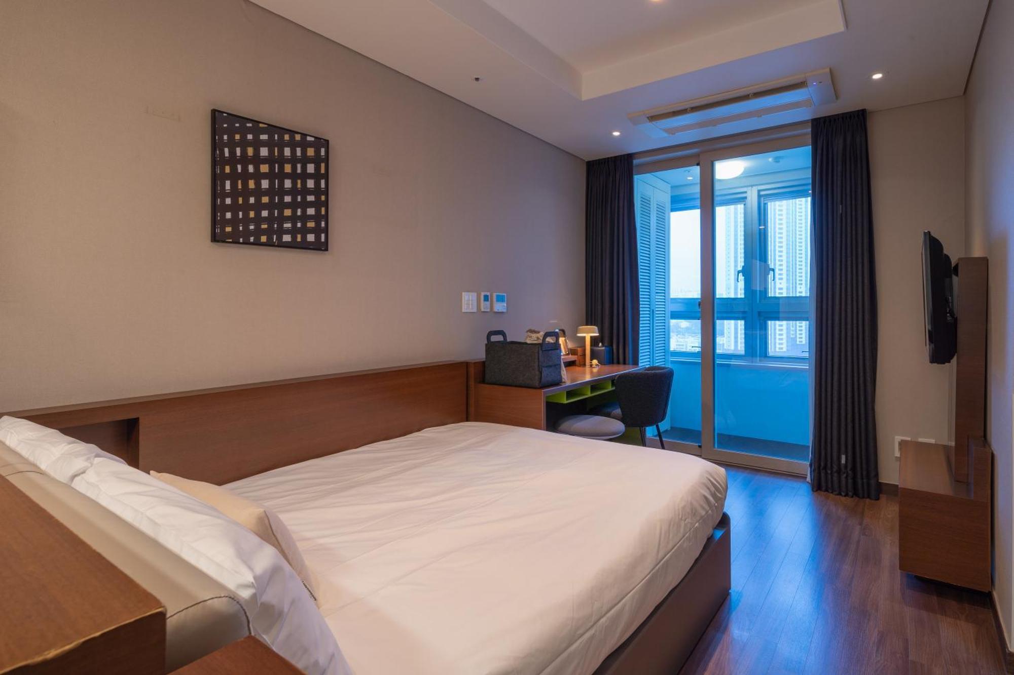 Urbanstay Haeundae Station Pusan Zewnętrze zdjęcie